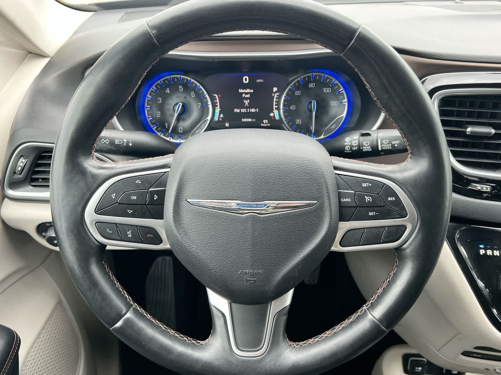 Used 2018 Chrysler Pacifica Touring-L Plus FWD image 22