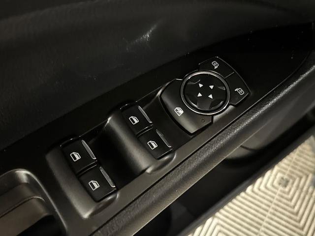 Certified 2018 Ford Fusion SE w/ Fusion SE Technology Package FWD image 17