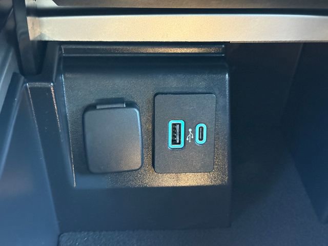 Certified 2022 Ford Explorer XLT w/ Equipment Group 202A image 15