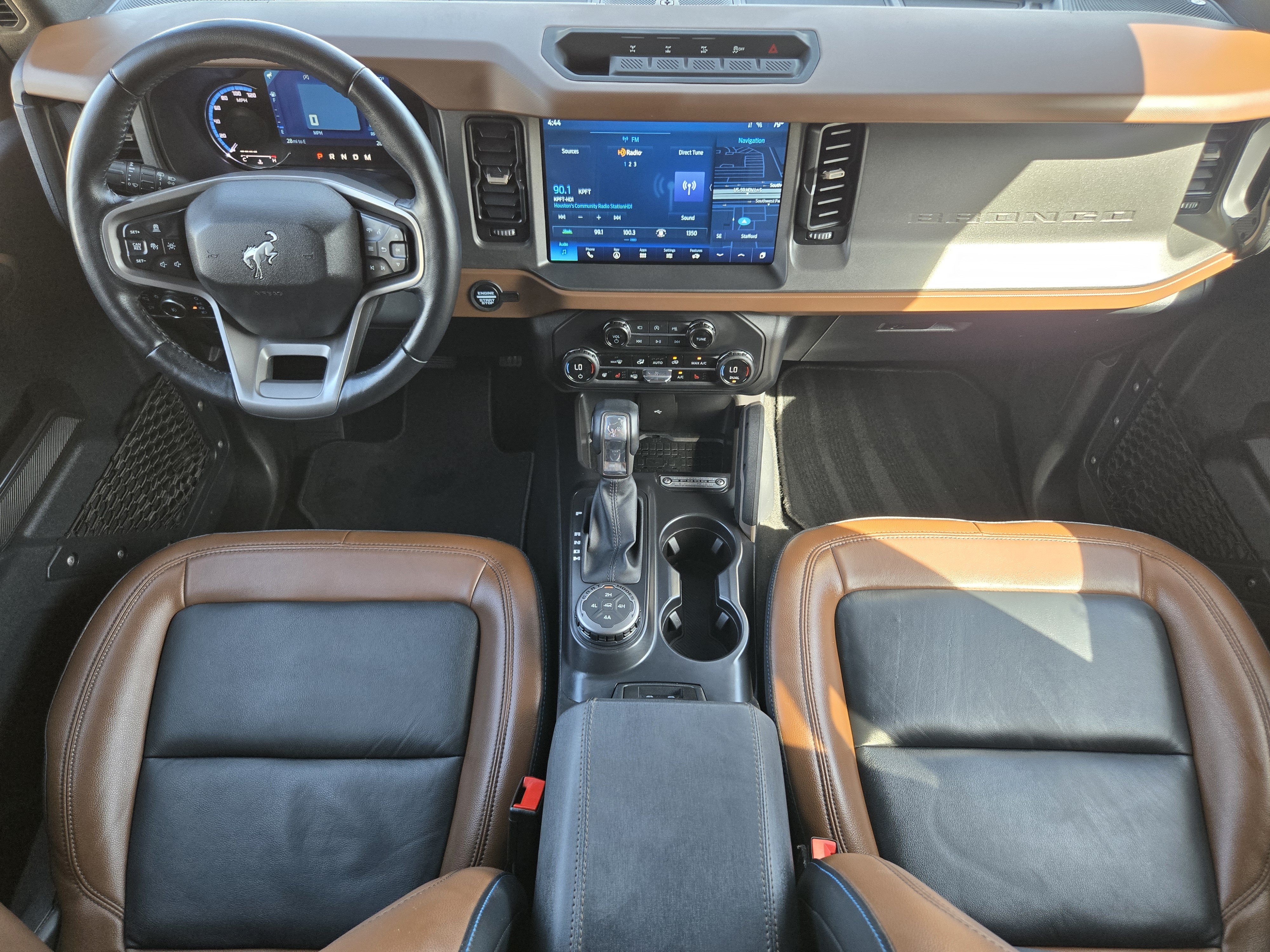 Certified 2024 Ford Bronco Outer Banks w/ Sasquatch Package AWD/4WD image 21
