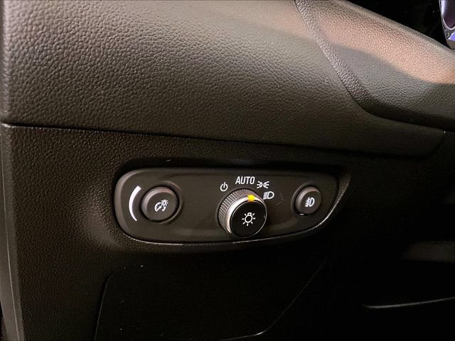 Used 2022 Buick Encore GX Select w/ Sport Touring Package FWD image 30