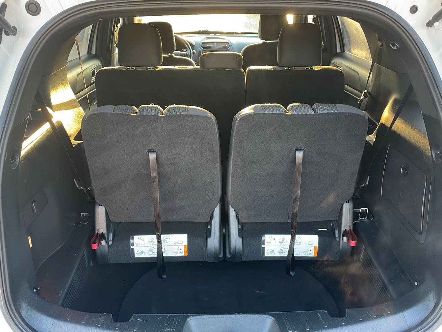 Certified 2018 Ford Explorer XLT FWD image 28