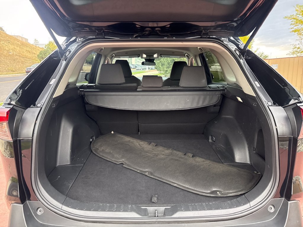 Used 2025 Toyota RAV4 XLE AWD/4WD image 8