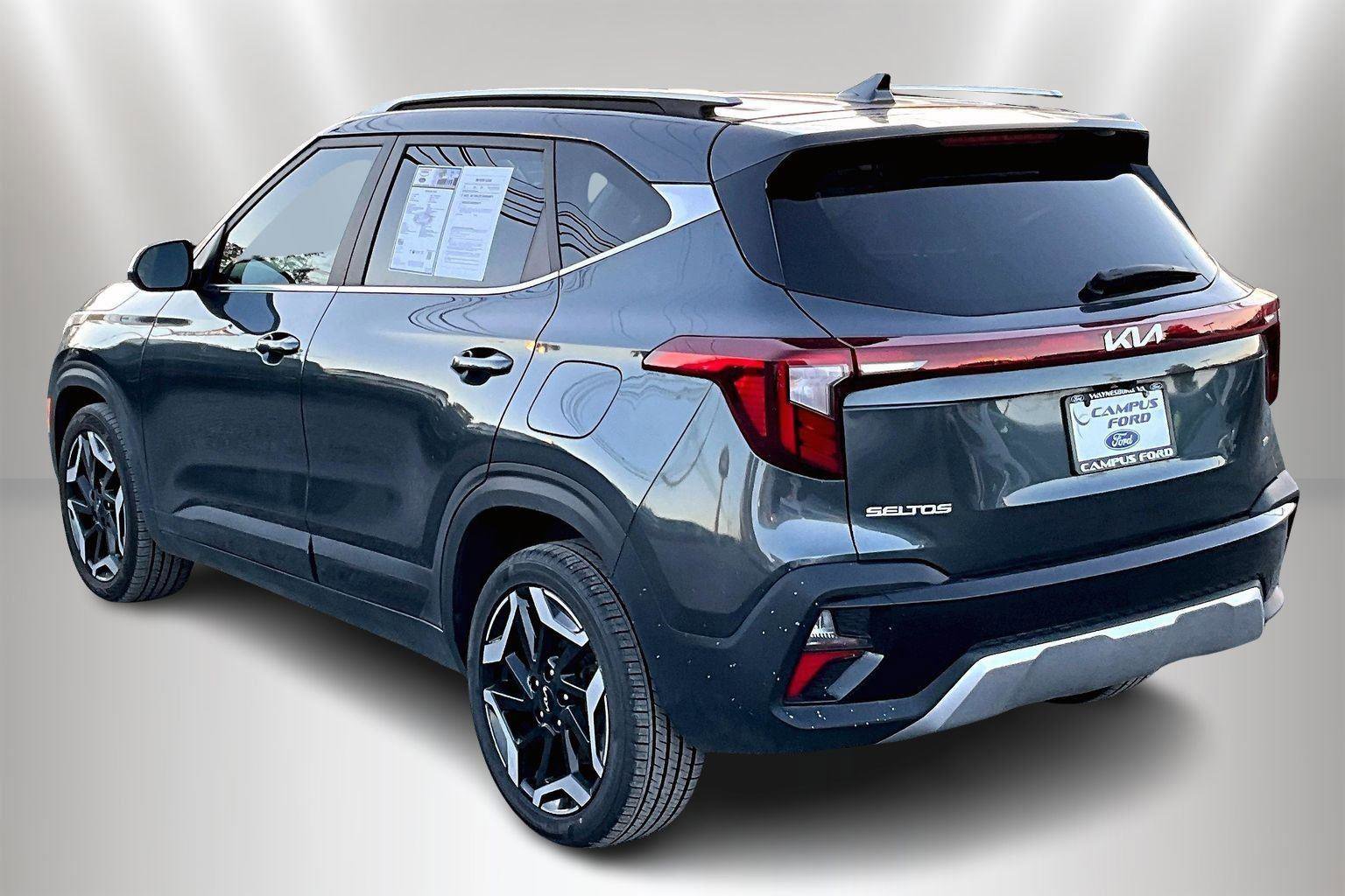 Used 2024 Kia Seltos SX w/ SX Sunroof Package image 10