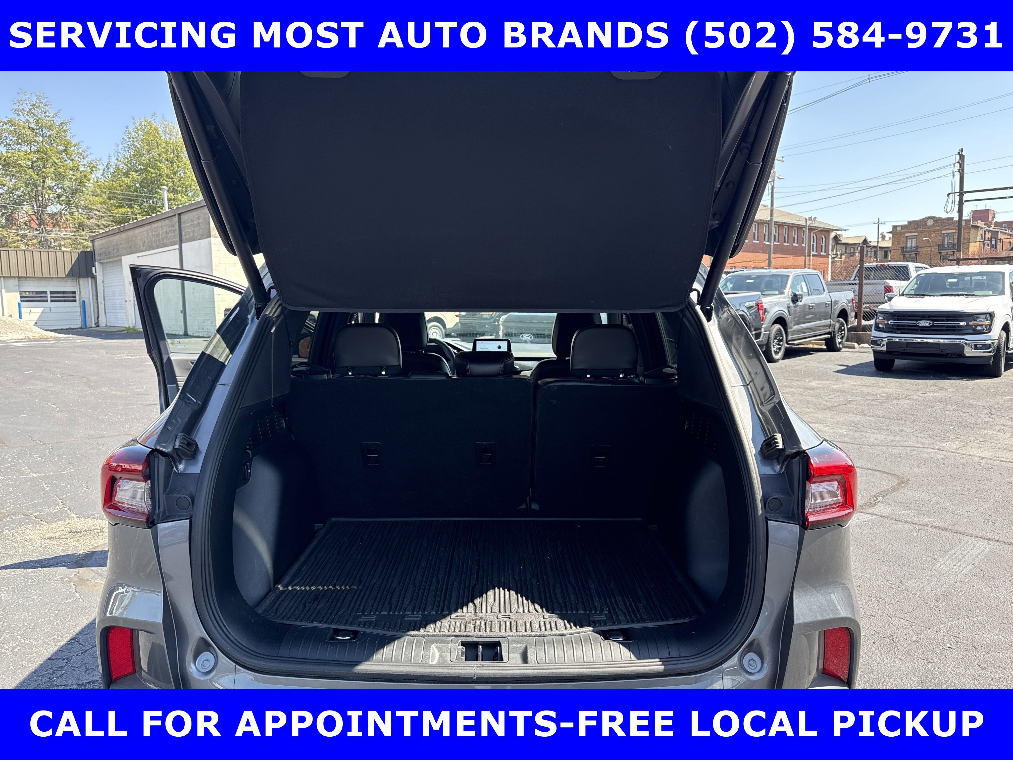 Certified 2023 Ford Escape ST-Line Select w/ Class II Trailer Tow Package image 15