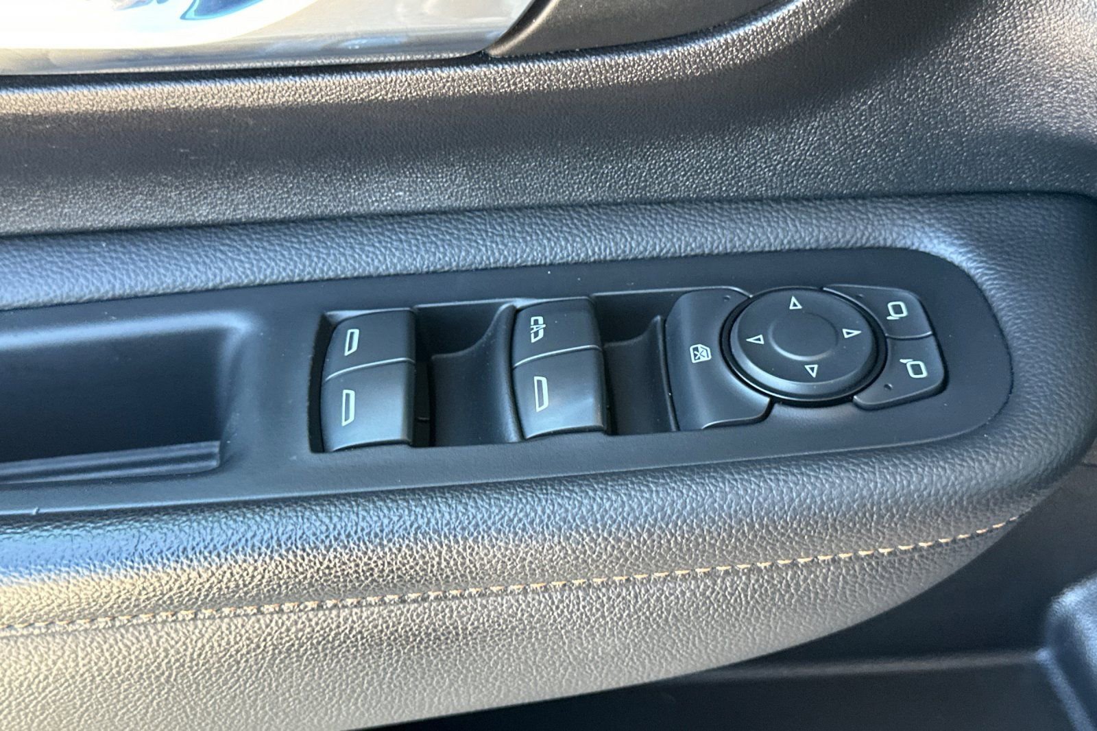 Used 2021 GMC Terrain SLT w/ Elevation Edition FWD image 12