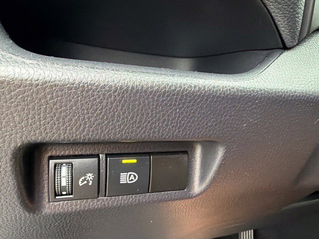 Used 2024 Toyota RAV4 XLE FWD image 11