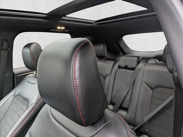 Certified 2022 Ford Edge ST-Line w/ Class II Trailer Tow Package image 14