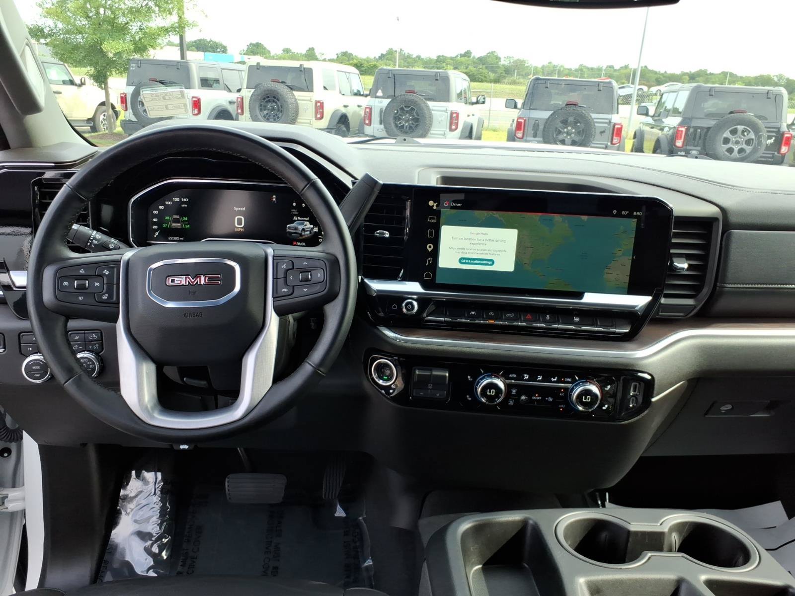 Used 2025 GMC Sierra 1500 SLT AWD/4WD image 15