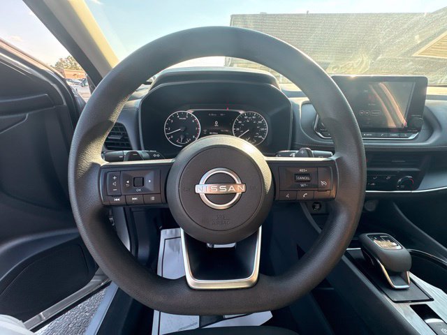Used 2024 Nissan Rogue S AWD/4WD image 23