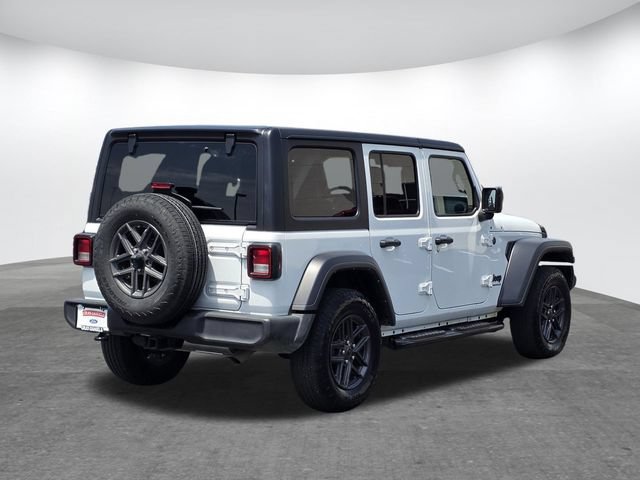 Used 2024 Jeep Wrangler Unlimited Sport AWD/4WD image 4