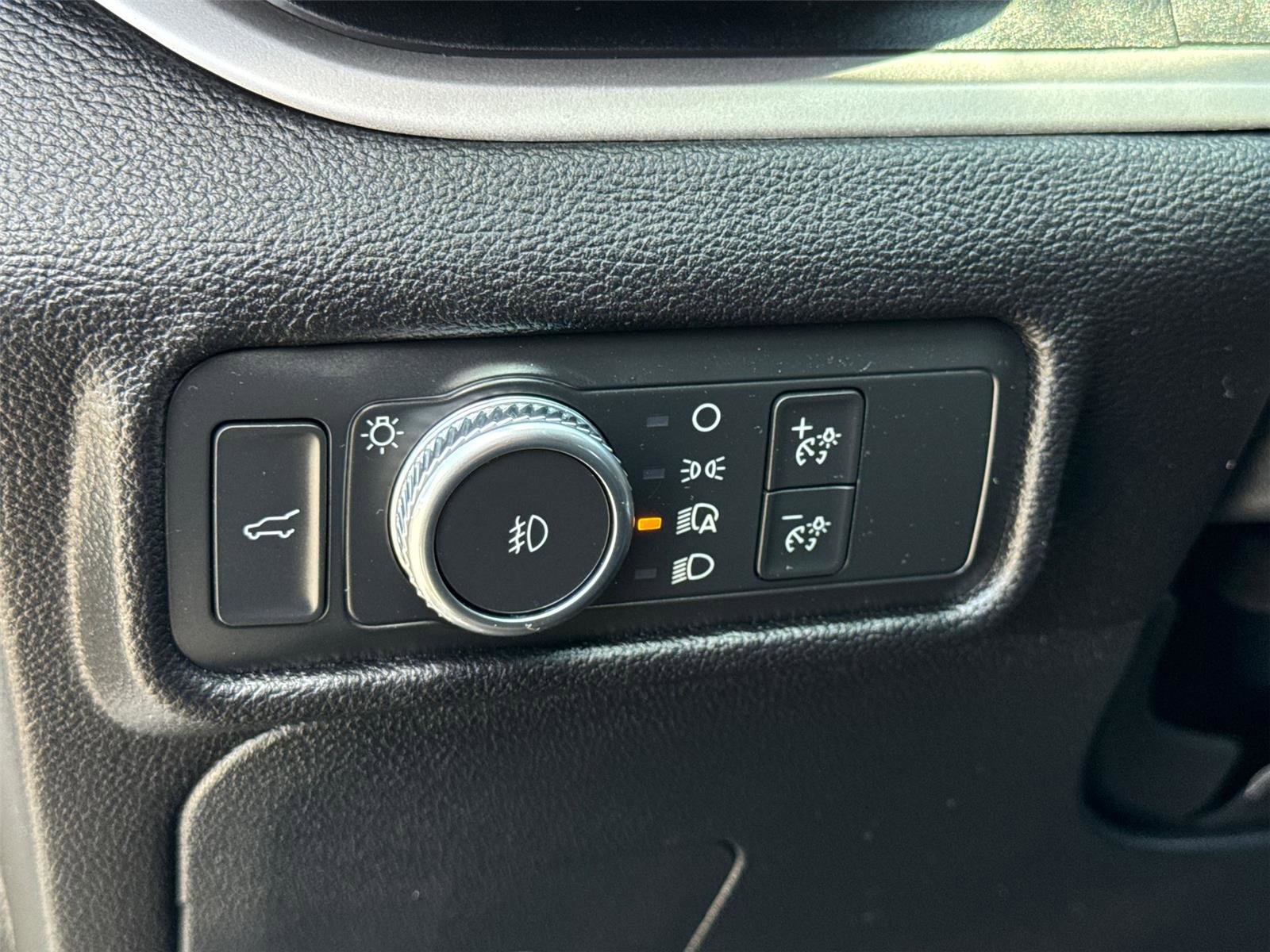 Certified 2021 Ford Explorer XLT w/ Equipment Group 202A RWD image 28