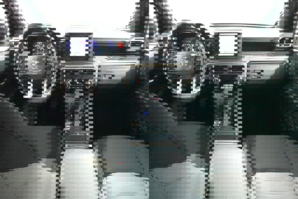 Used 2025 Toyota Tacoma TRD Off-Road image 10