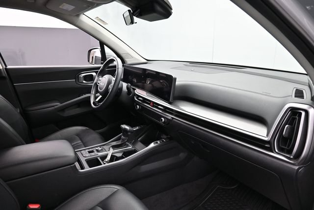 Used 2025 Kia Sorento S FWD image 32