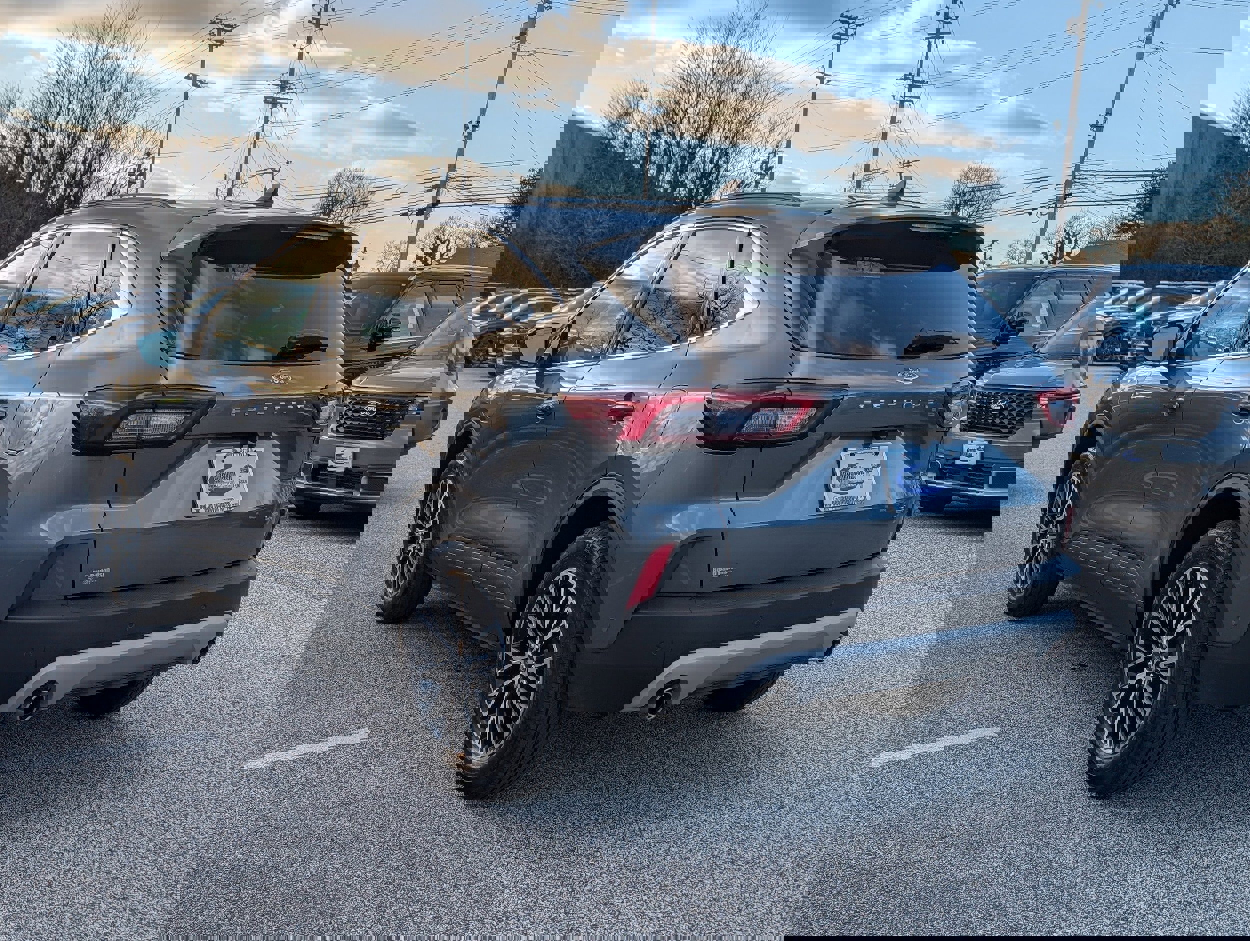 Certified 2023 Ford Escape SE w/ PHEV Premium Package image 5