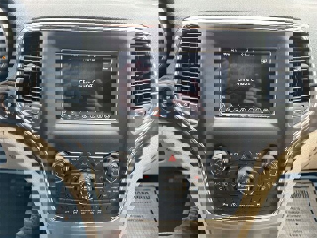 Used 2018 Jeep Grand Cherokee Laredo image 16