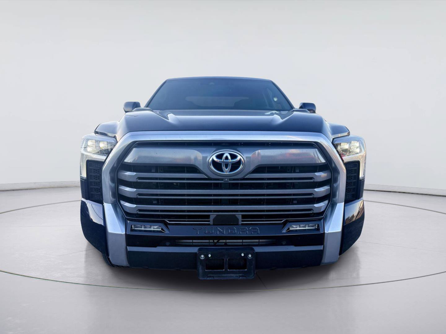 Used 2023 Toyota Tundra Limited AWD/4WD image 9