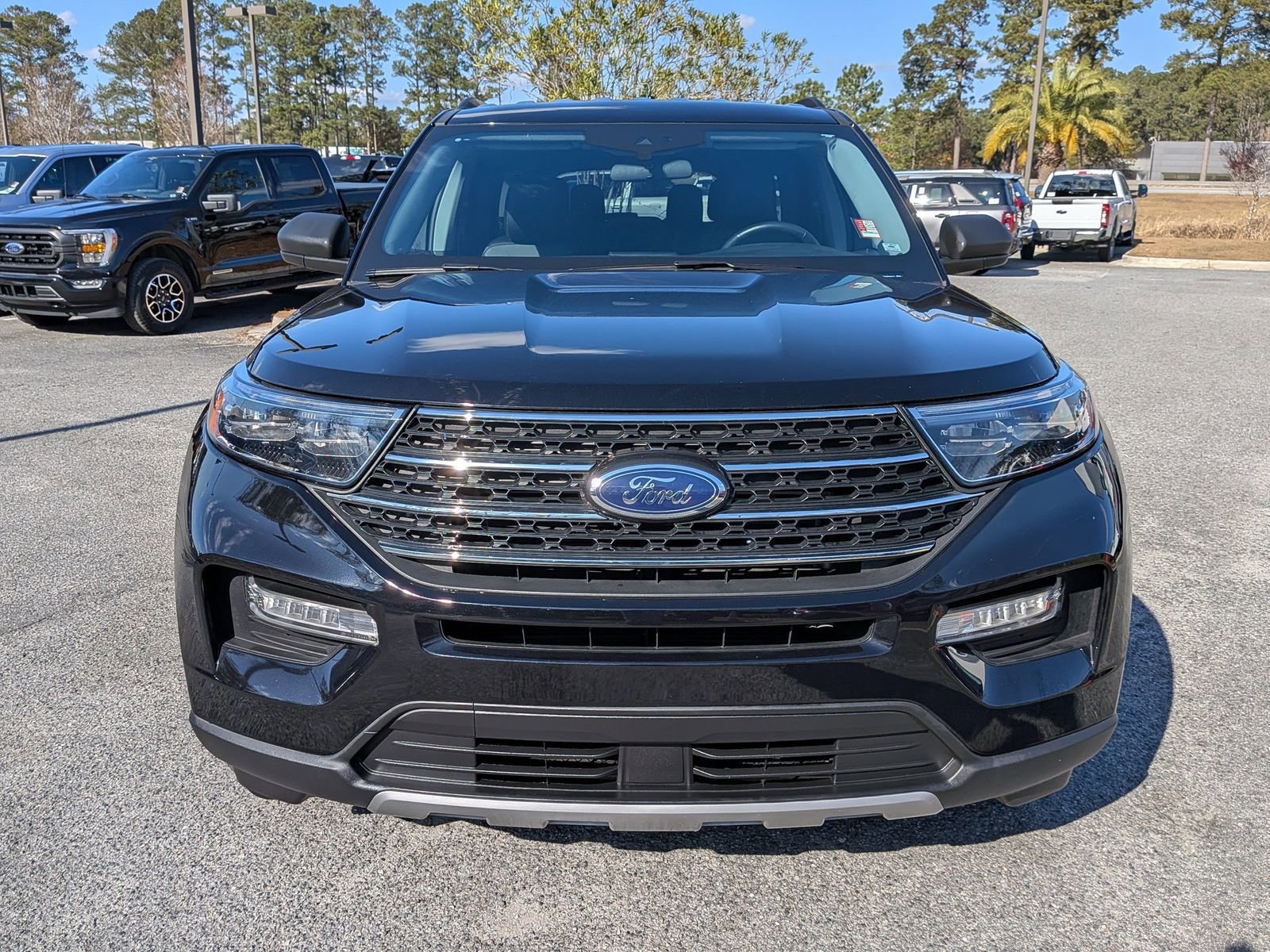 Certified 2023 Ford Explorer XLT w/ Equipment Group 202A image 9