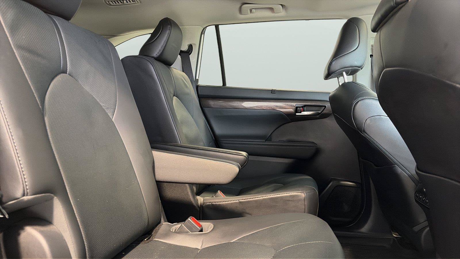 Used 2021 Toyota Highlander Limited AWD/4WD image 15