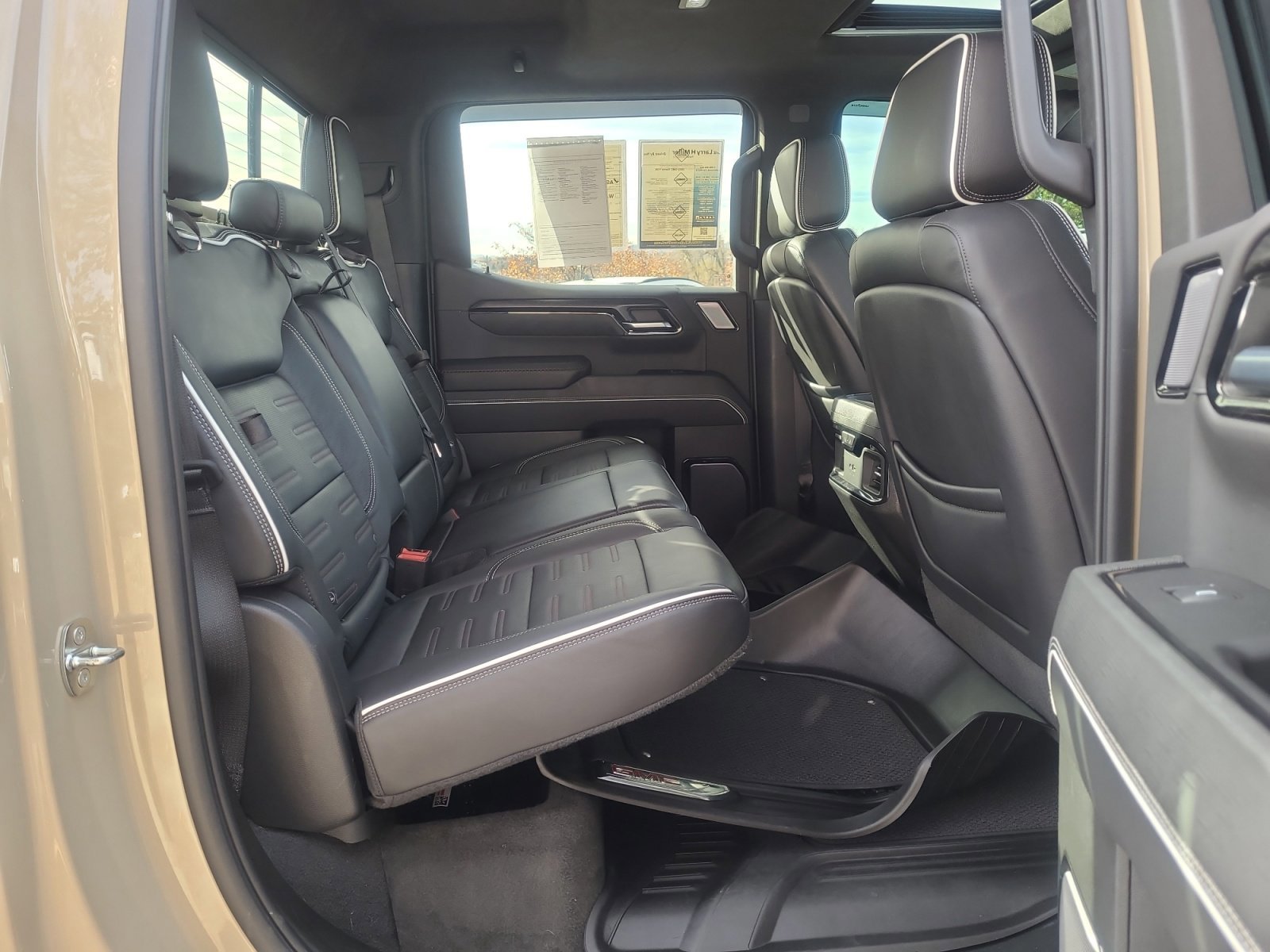 Used 2022 GMC Sierra 1500 AT4X image 18