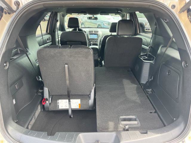 Certified 2017 Ford Explorer XLT w/ Equipment Group 202A image 6