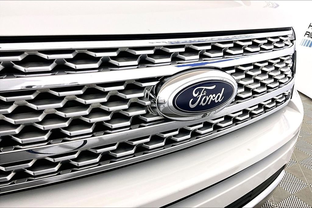 Certified 2021 Ford Expedition Platinum image 24