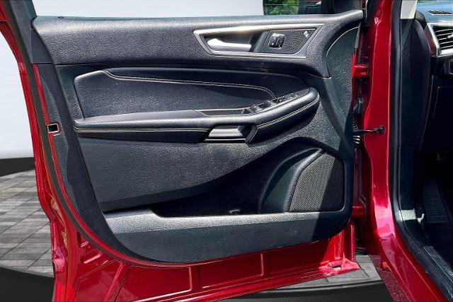 Certified 2023 Ford Edge Titanium AWD/4WD image 23