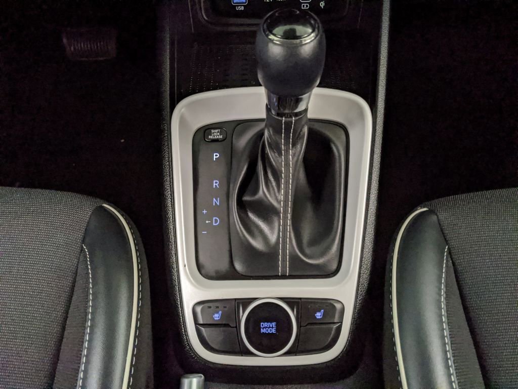 Used 2024 Hyundai Venue Limited image 9