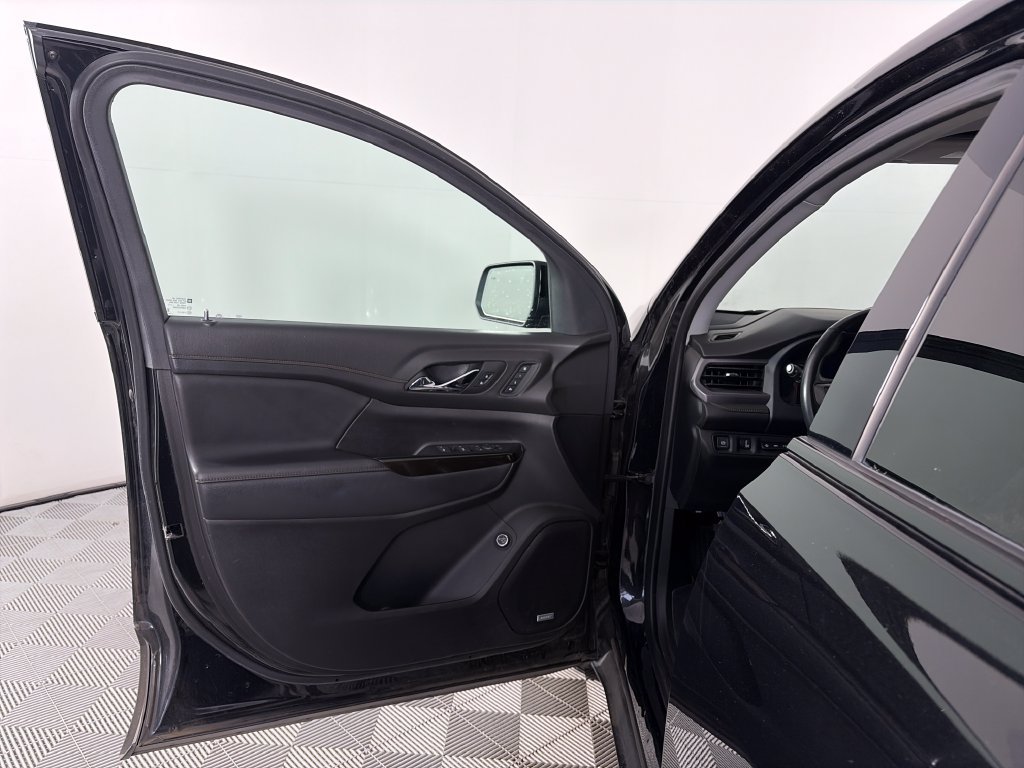 Used 2023 GMC Acadia AT4 w/ Technology Package AWD/4WD image 10
