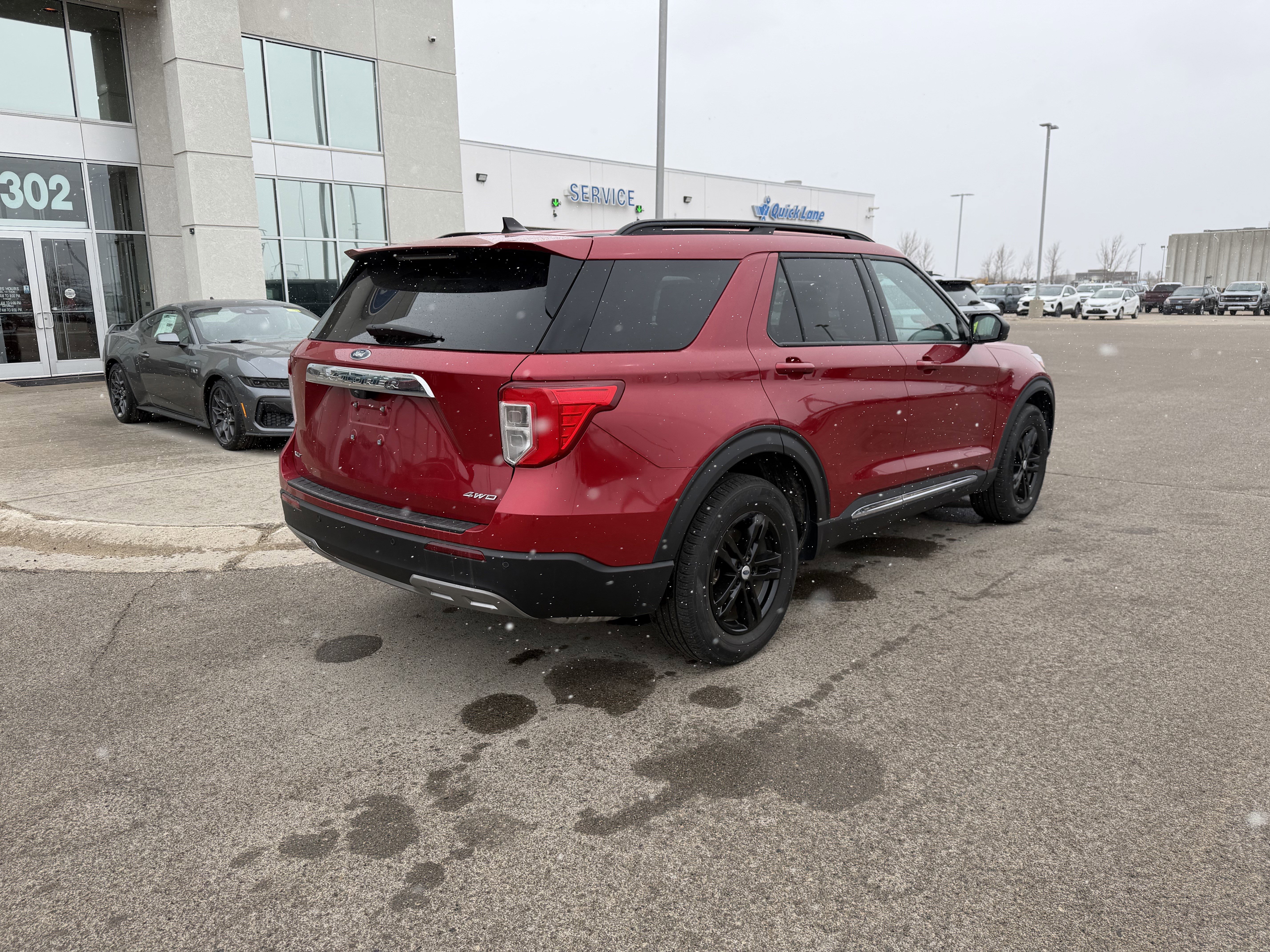 Certified 2023 Ford Explorer XLT image 3