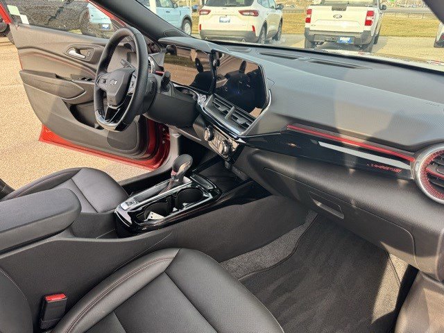 Used 2024 Chevrolet Trax RS w/ Sunroof Package image 37