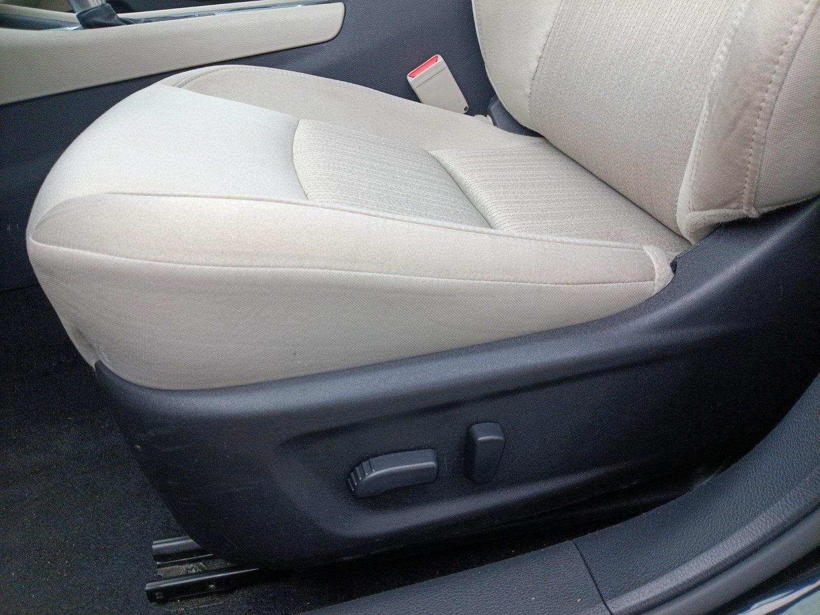 Used 2025 Nissan Altima 2.5 SV FWD image 15
