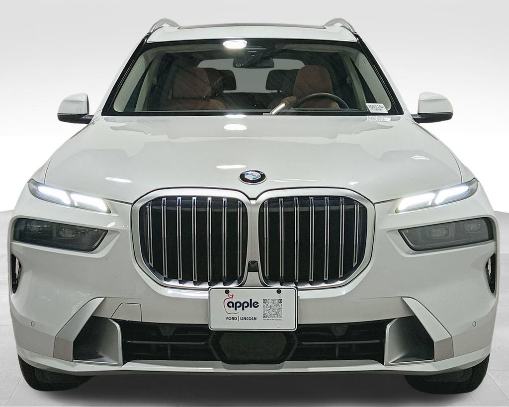 Used 2024 BMW X7 xDrive40i w/ Premium Package AWD/4WD image 10