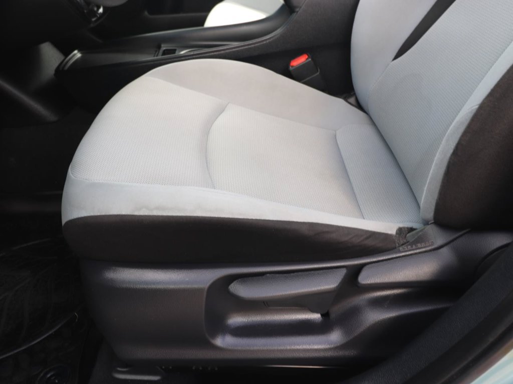 Used 2020 Toyota Prius L Eco FWD image 17