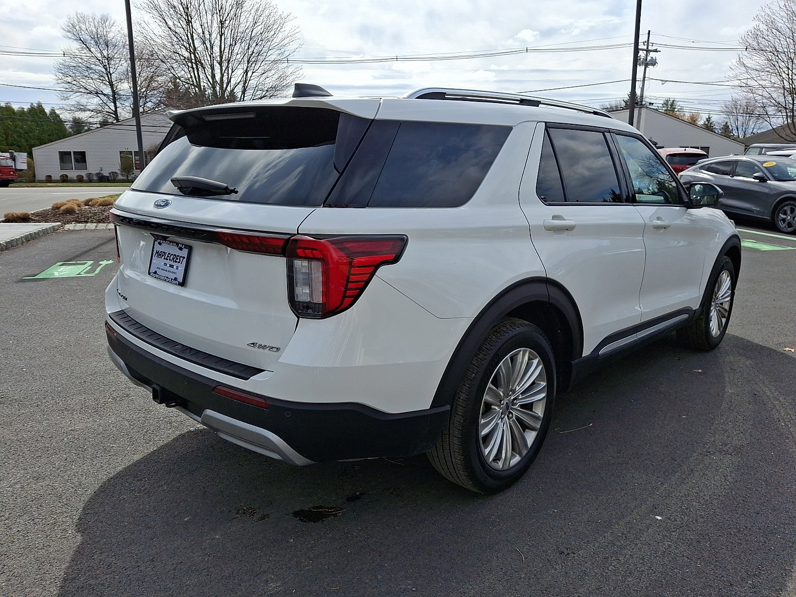 Certified 2025 Ford Explorer Platinum w/ LUX Leather Package image 5