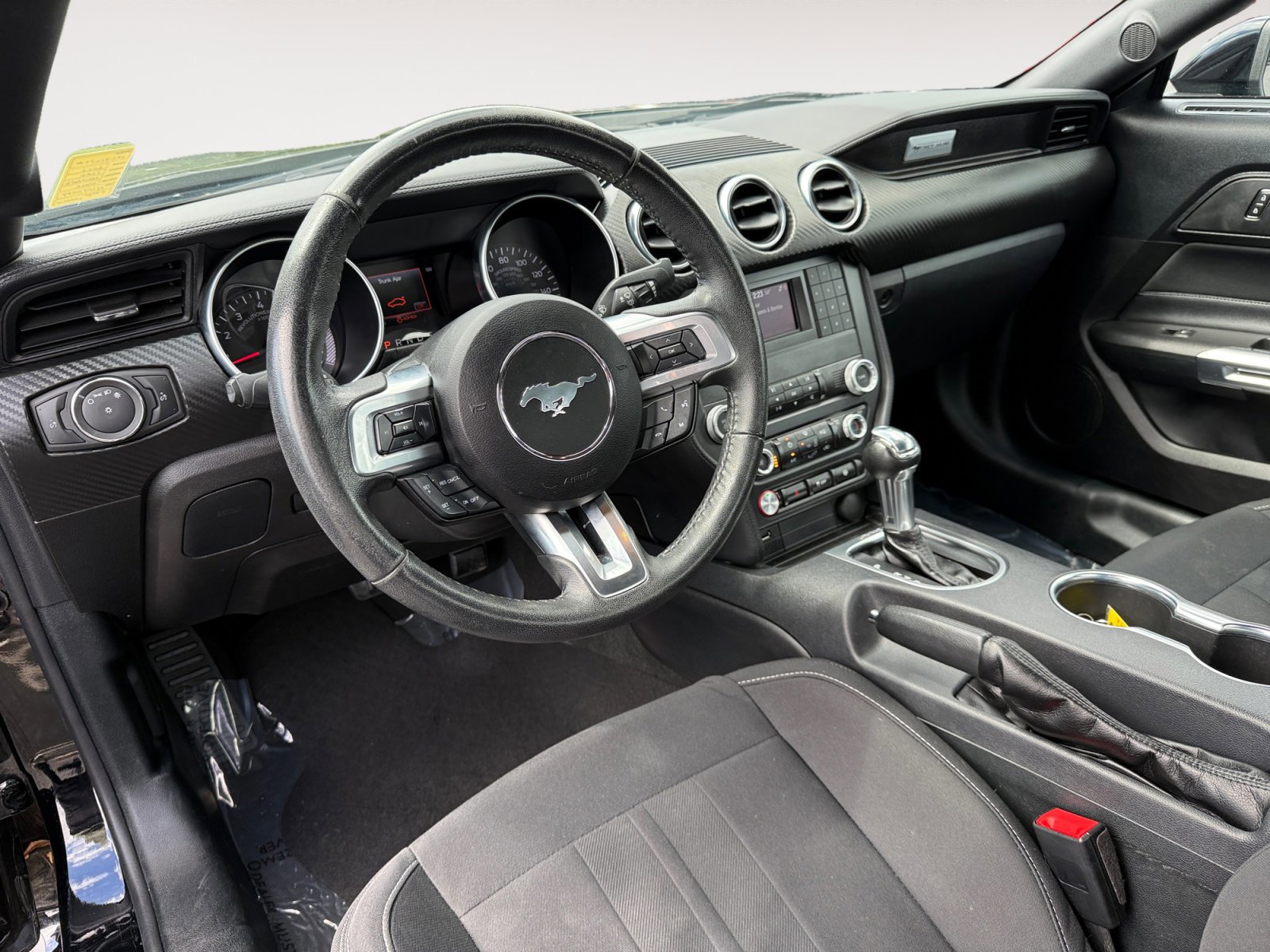 Certified 2022 Ford Mustang Coupe RWD image 15