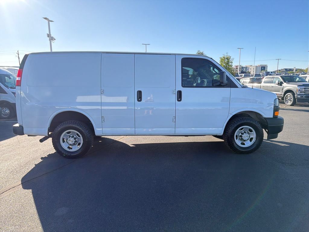 Used 2022 Chevrolet Express 2500 w/ Driver Convenience Package RWD image 6