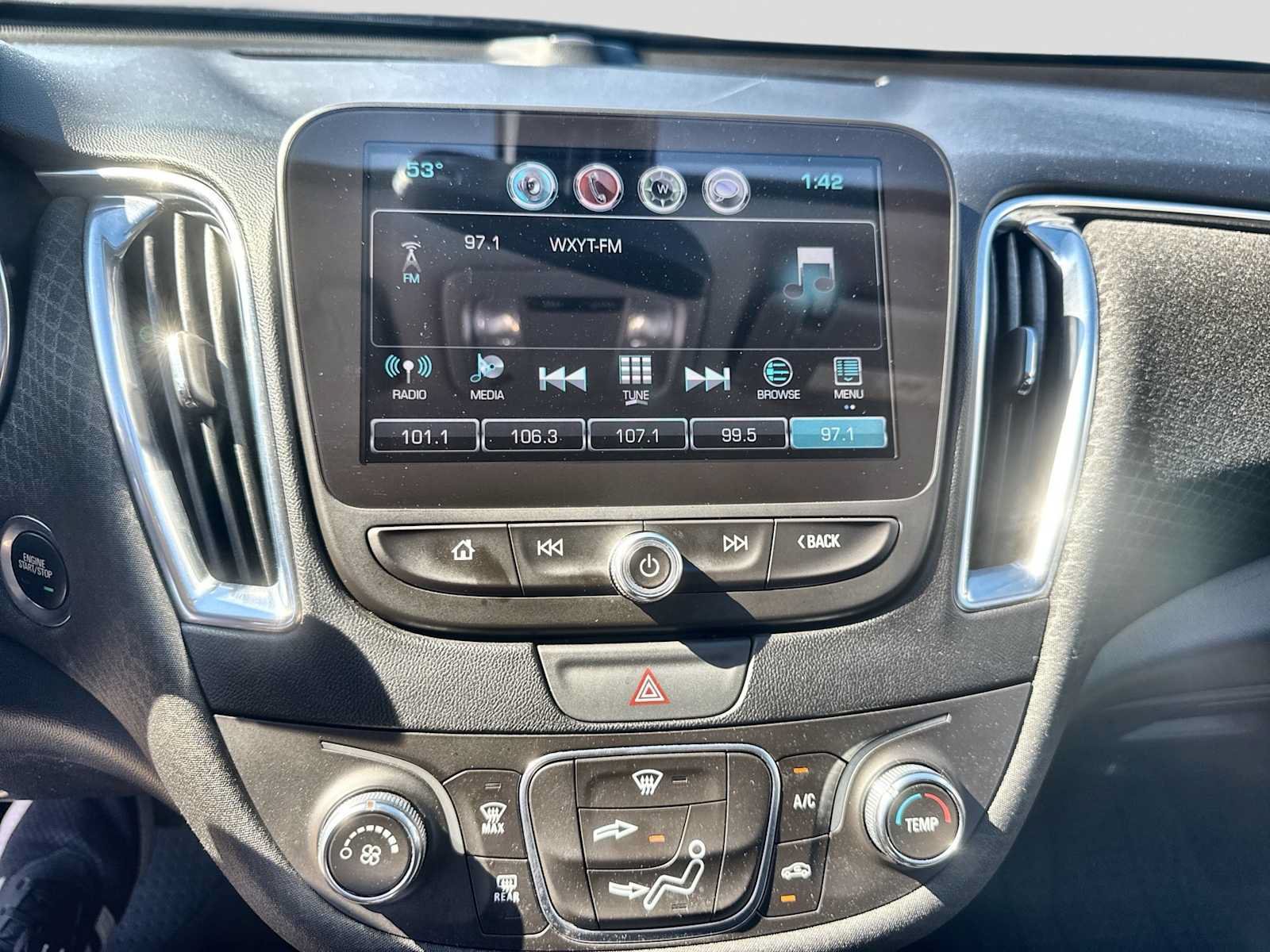 Used 2018 Chevrolet Malibu LT FWD image 26