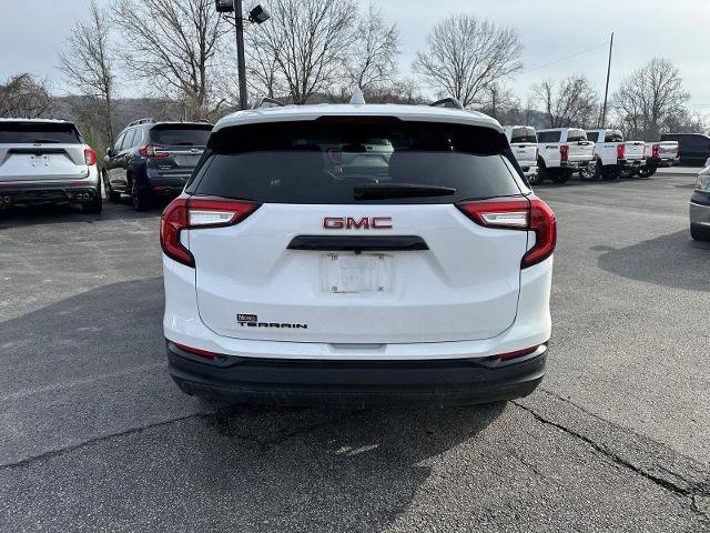 Used 2024 GMC Terrain SLE w/ Elevation Edition image 3