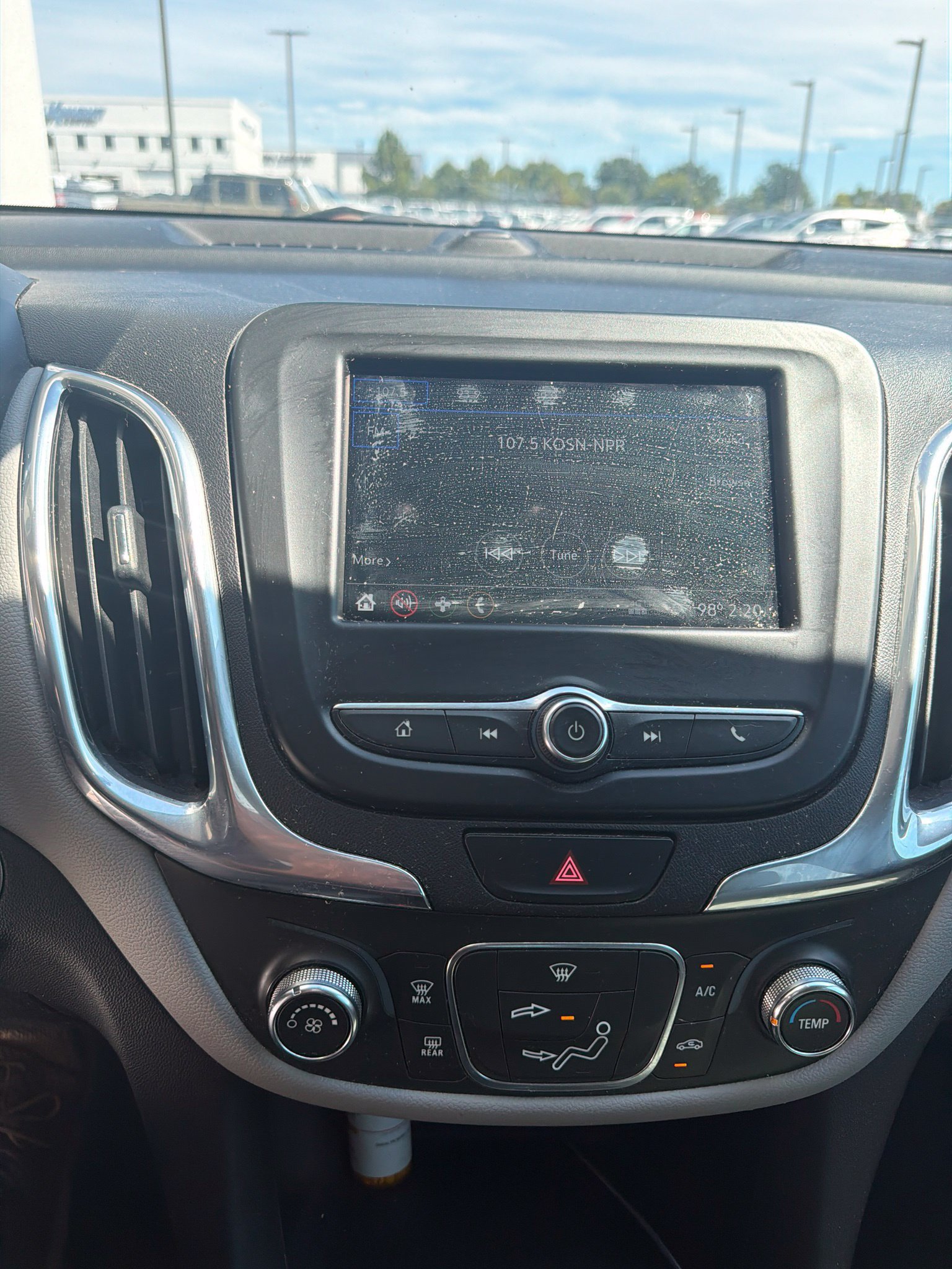 Used 2019 Chevrolet Equinox LS FWD image 11