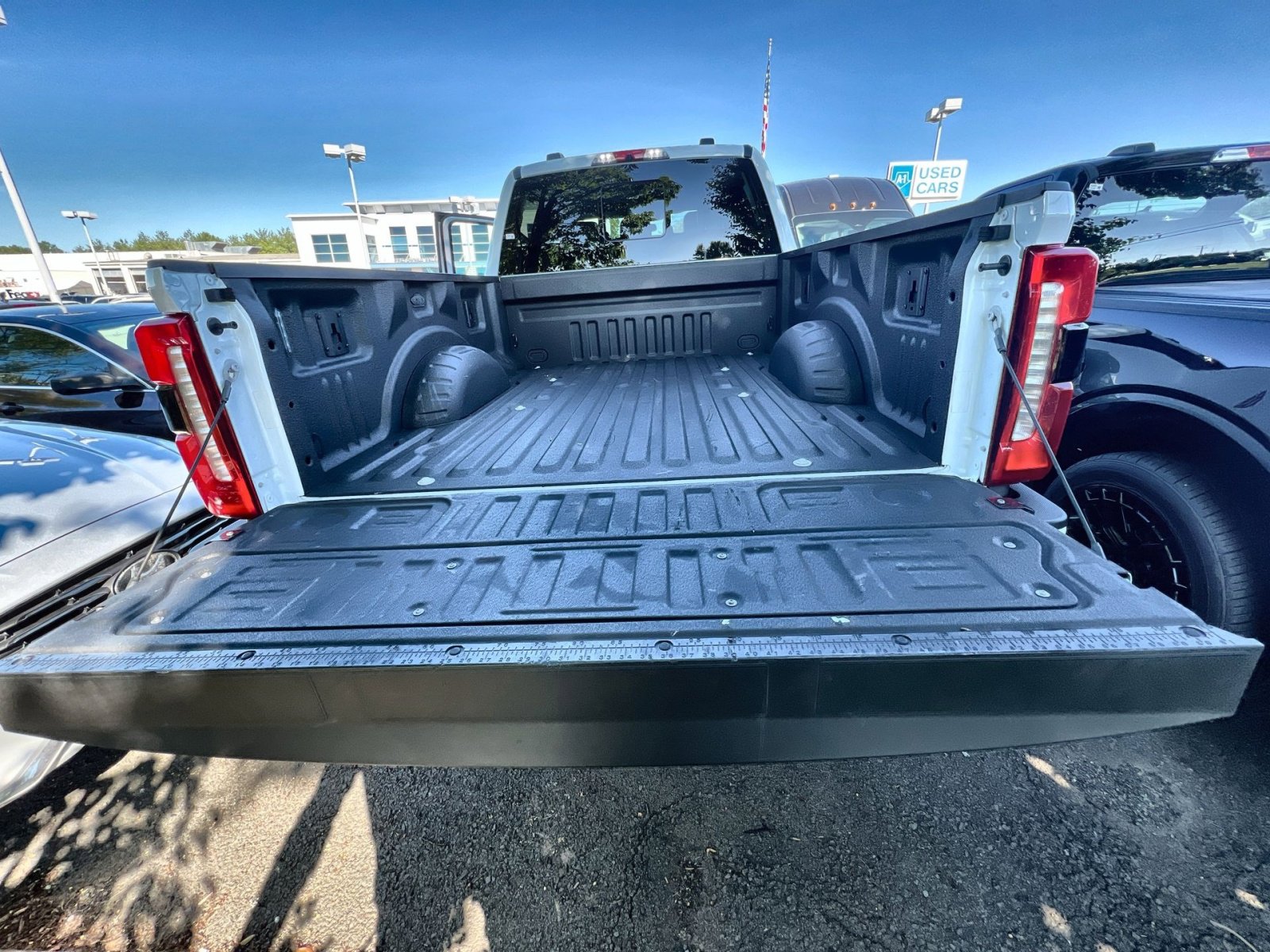 Certified 2023 Ford F250 Lariat w/ Tremor Off-Road Package AWD/4WD image 33