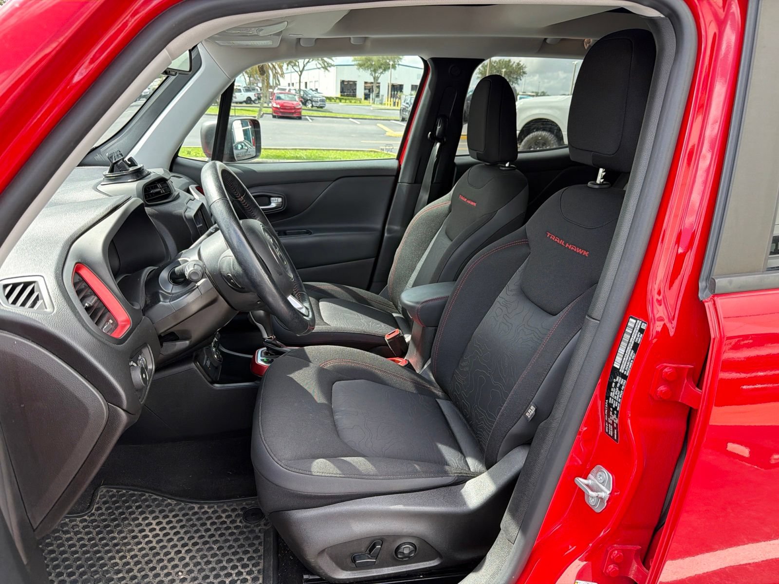 Used 2019 Jeep Renegade Trailhawk w/ UConnect 8.4 Nav Group AWD/4WD image 15