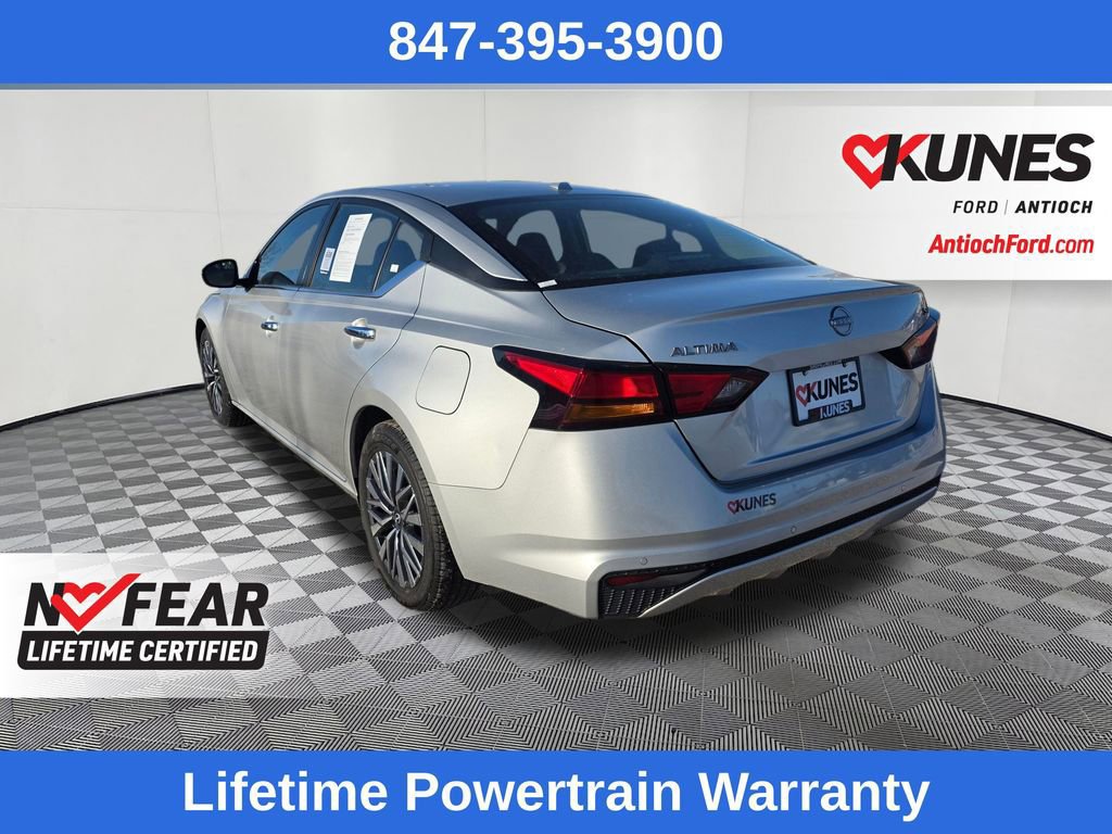 Used 2023 Nissan Altima 2.5 SV image 3