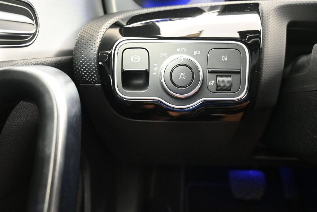Used 2025 Mercedes-Benz CLA 250 image 21