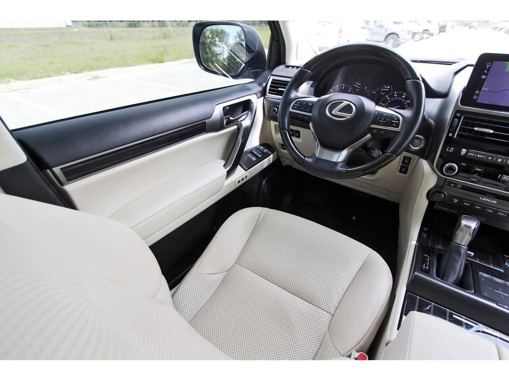 Used 2023 Lexus GX 460 Luxury w/ Sport Design Package image 12