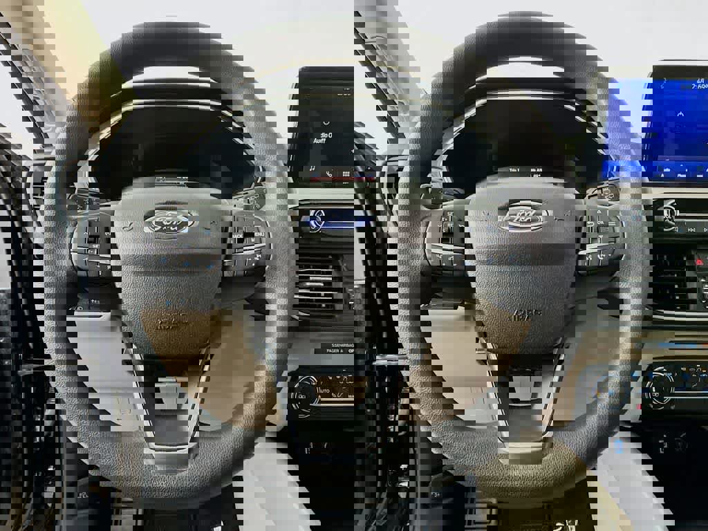 Certified 2020 Ford Escape SE image 19