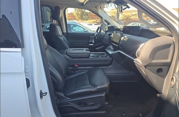 Certified 2025 Ford Expedition Max Platinum AWD/4WD image 13