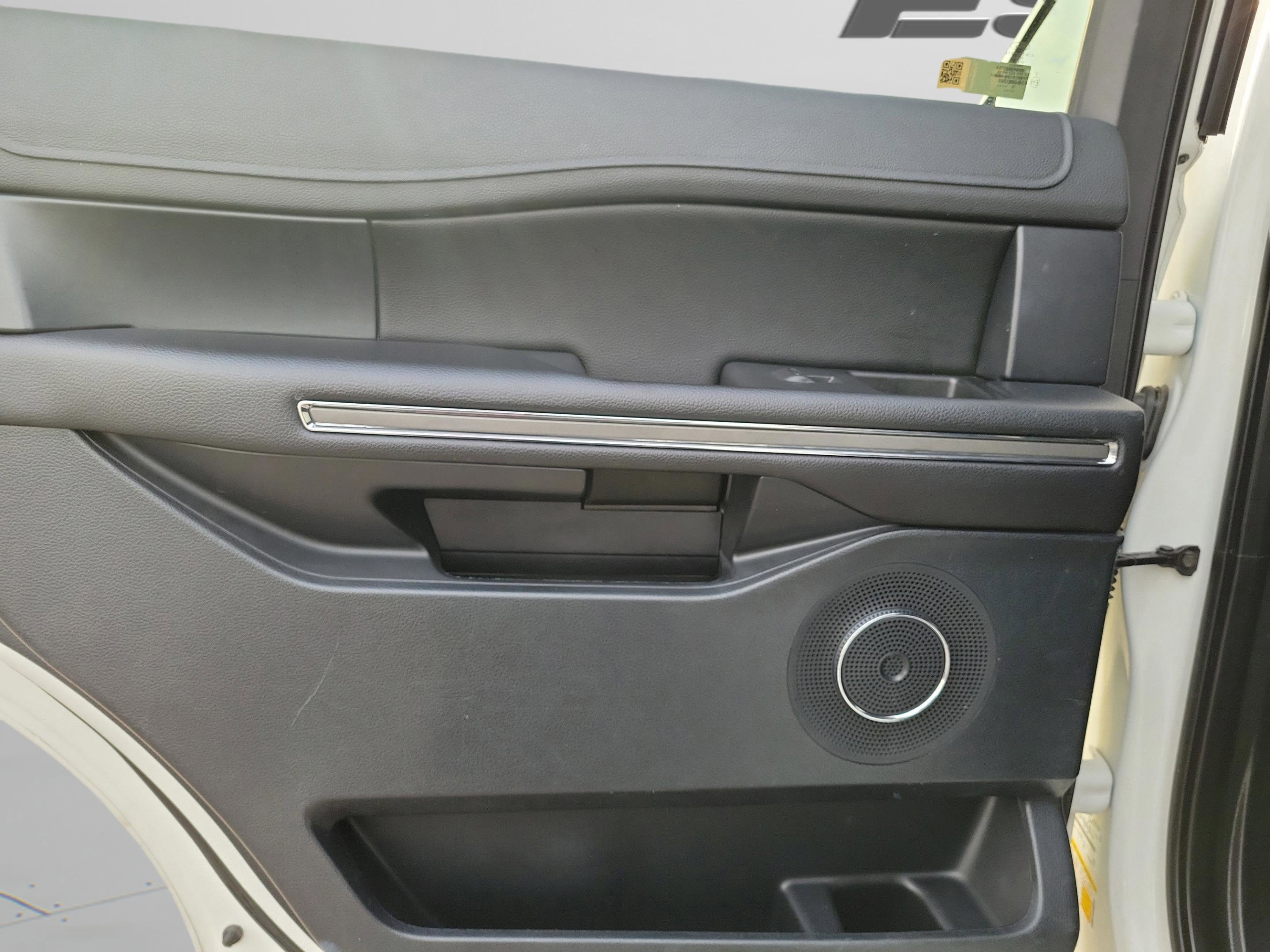 Certified 2020 Ford Expedition XLT w/ Equipment Group 201A AWD/4WD image 14