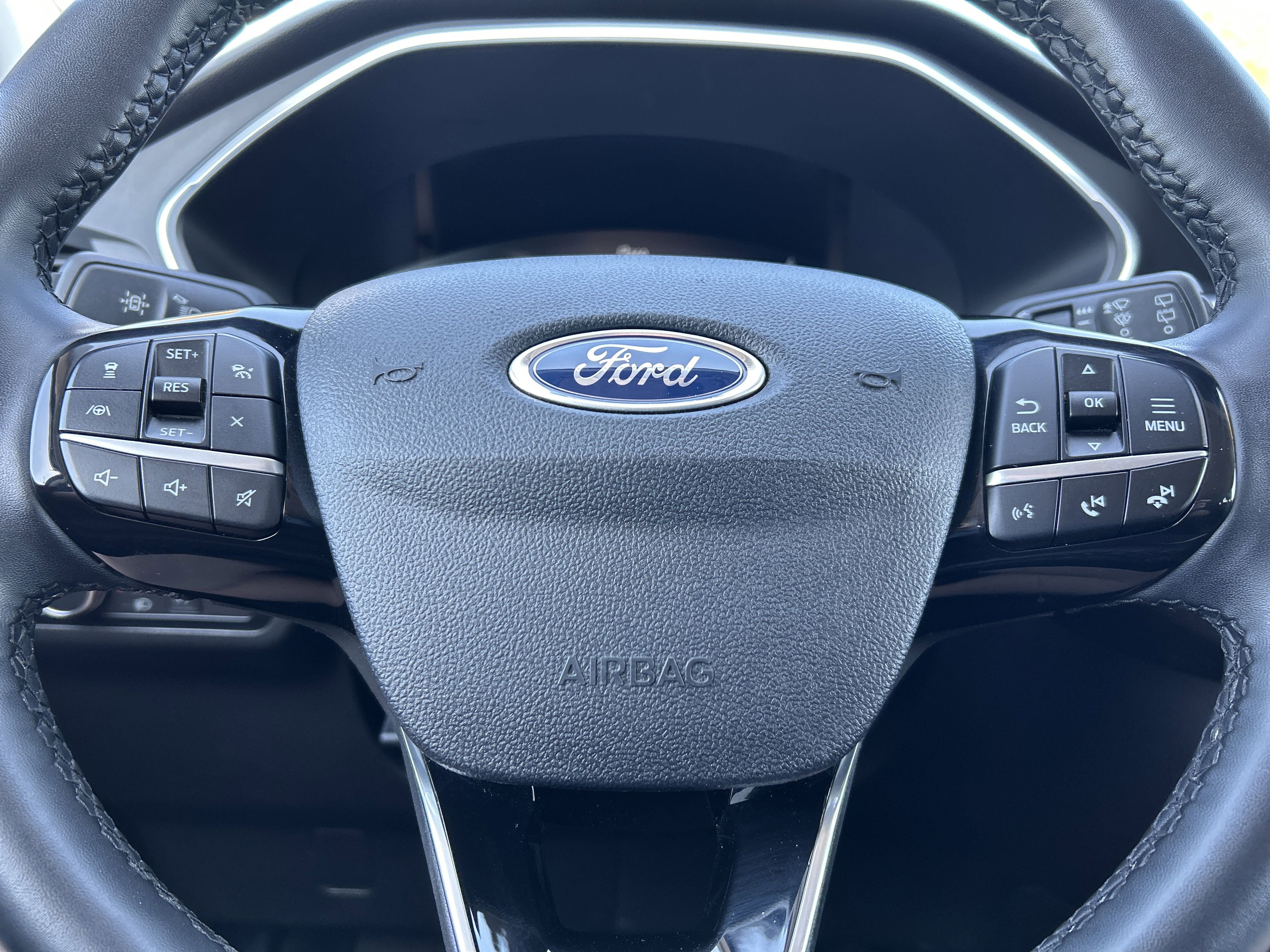 Certified 2022 Ford Escape Titanium image 19