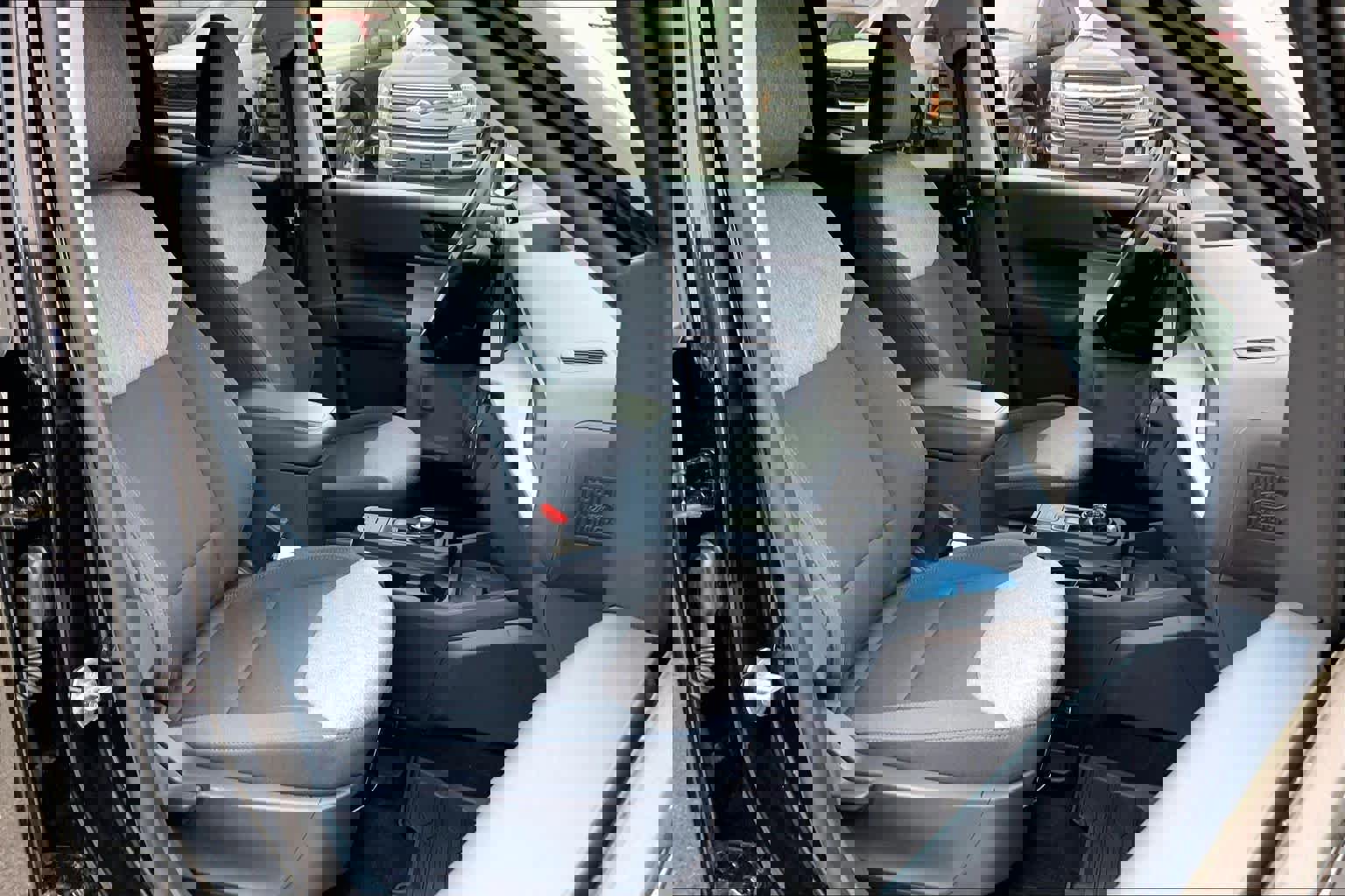 Certified 2025 Ford Maverick XLT image 10